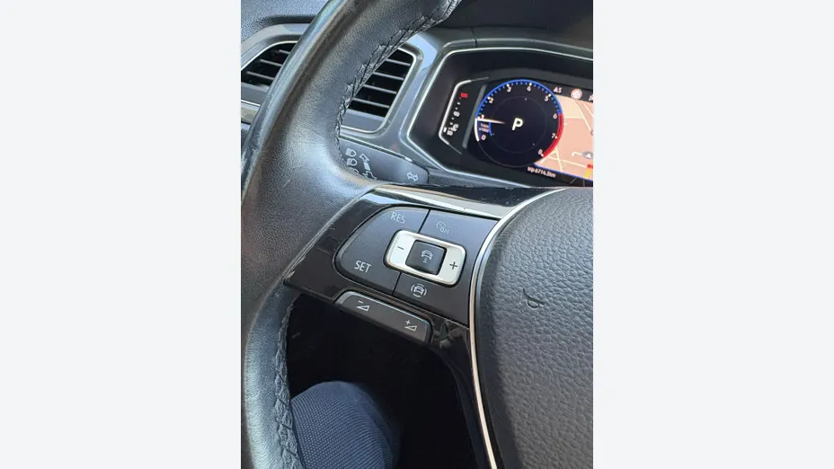 VOLKSWAGEN T-ROC -