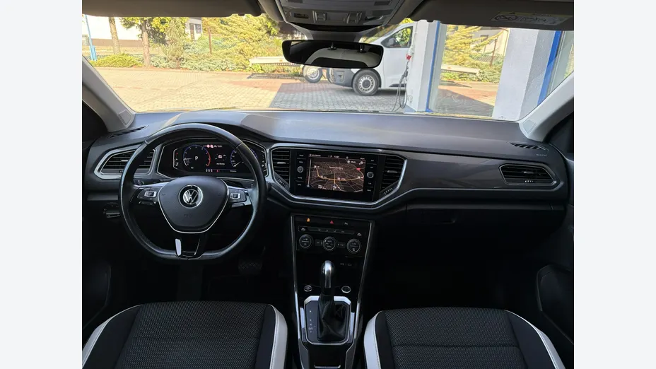 VOLKSWAGEN T-ROC -