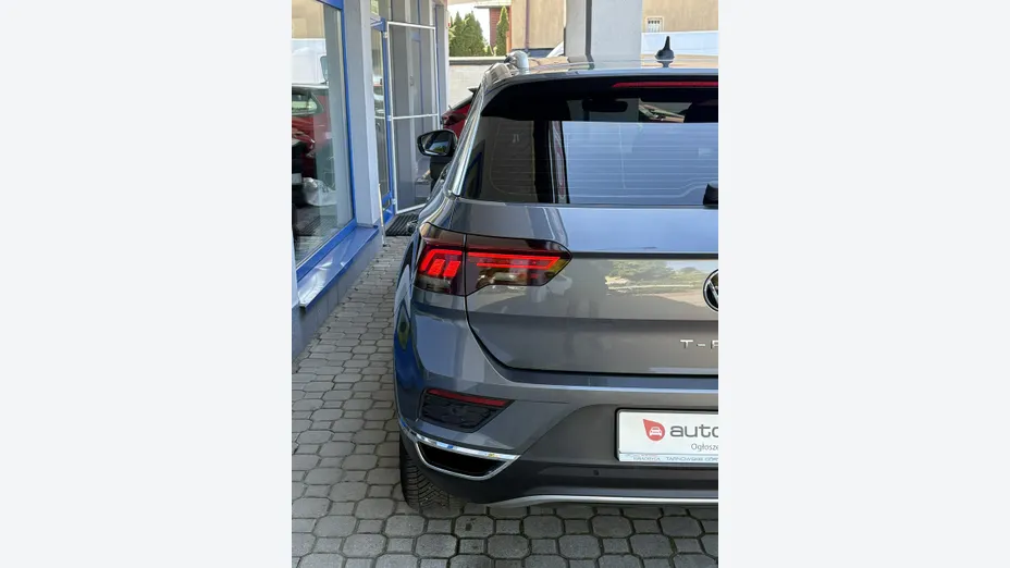 VOLKSWAGEN T-ROC -
