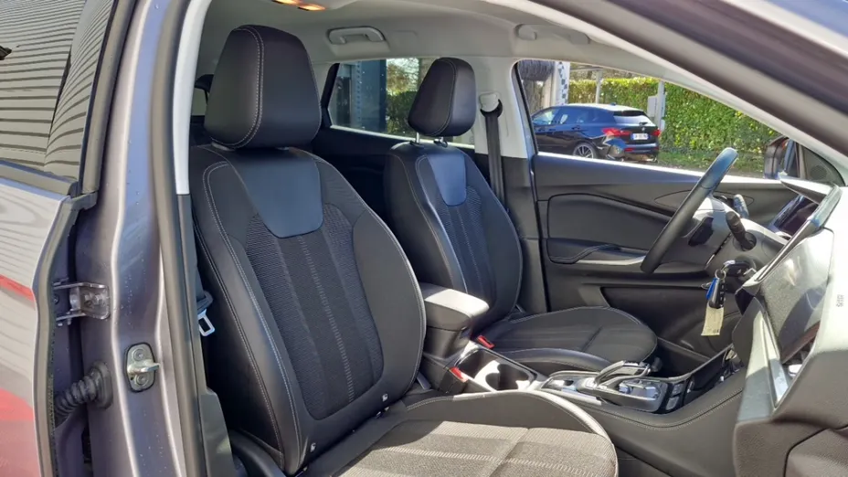 OPEL Grandland -
