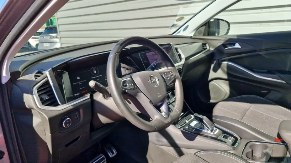OPEL Grandland -