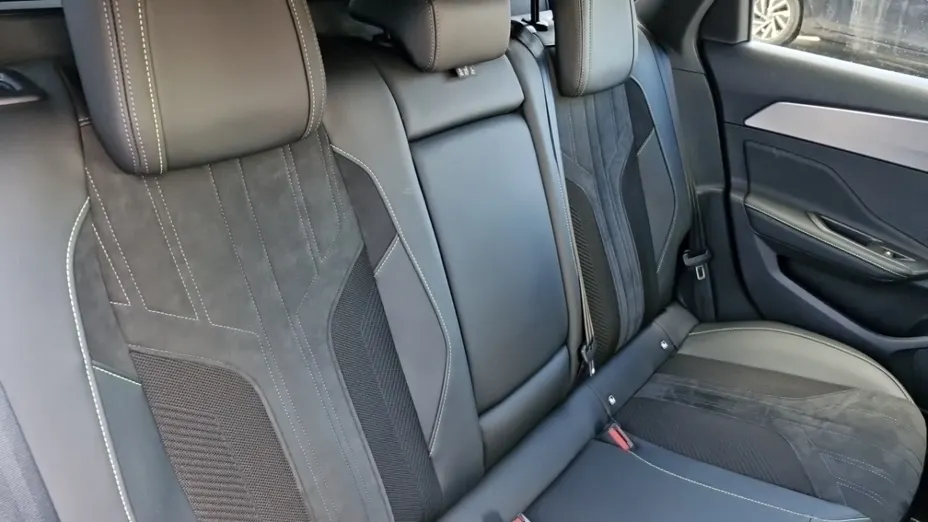 PEUGEOT 308 -