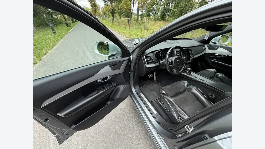 VOLVO XC90 -