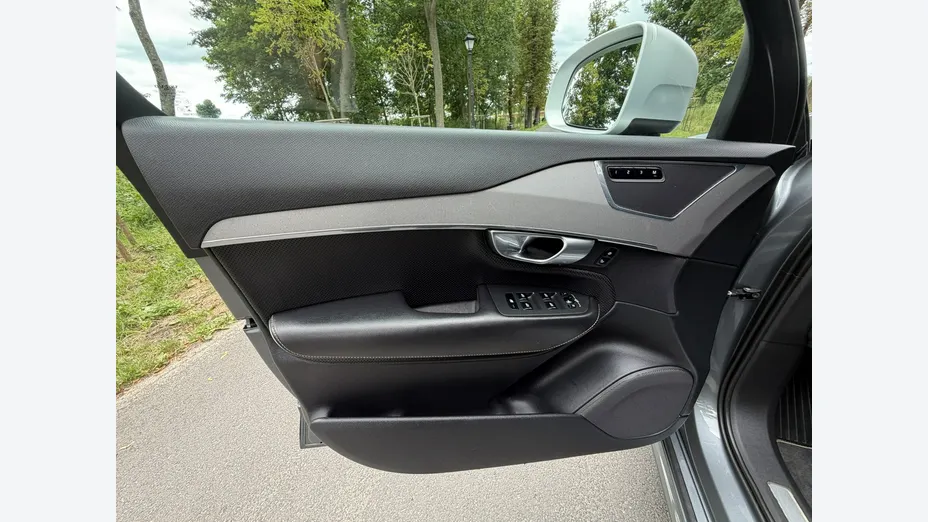 VOLVO XC90 -