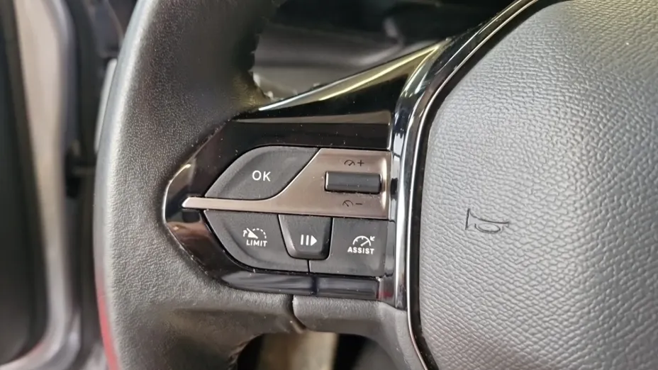 PEUGEOT 308 -