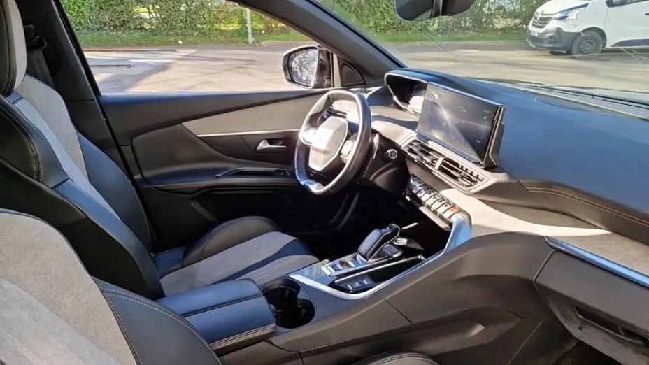 PEUGEOT 3008 -