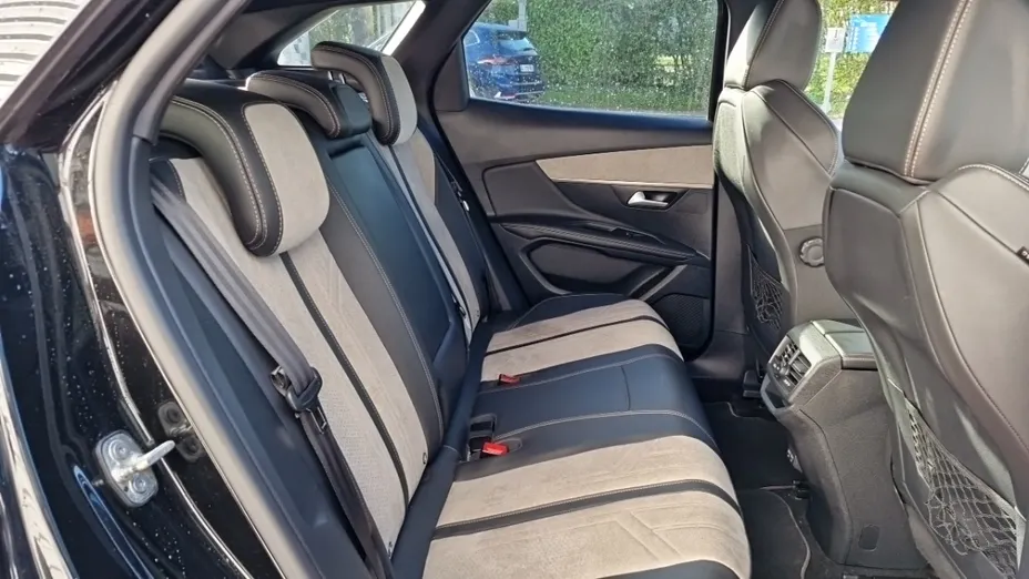 PEUGEOT 3008 -