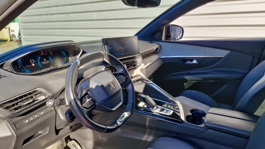 PEUGEOT 3008 -