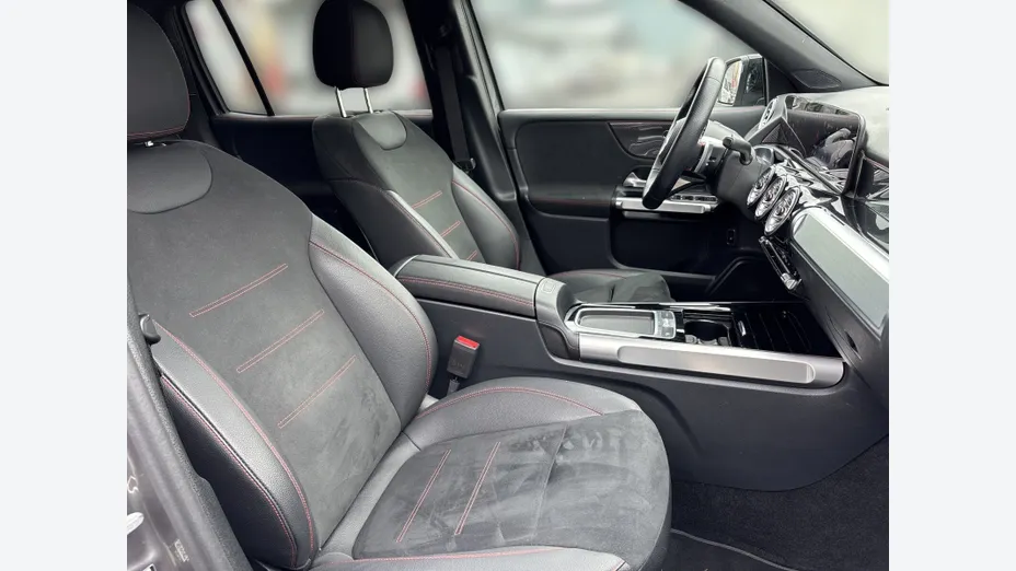 MERCEDES-BENZ GLB GLB 200 mHEV AMG Line 7G-DCT