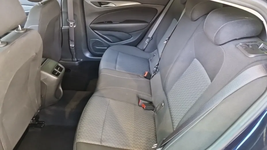OPEL Insignia -