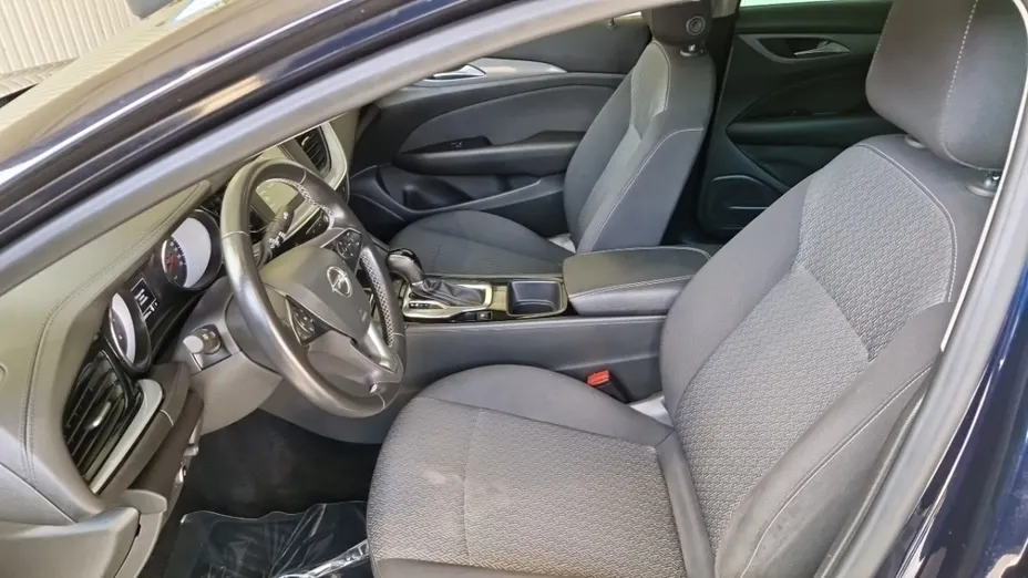 OPEL Insignia -
