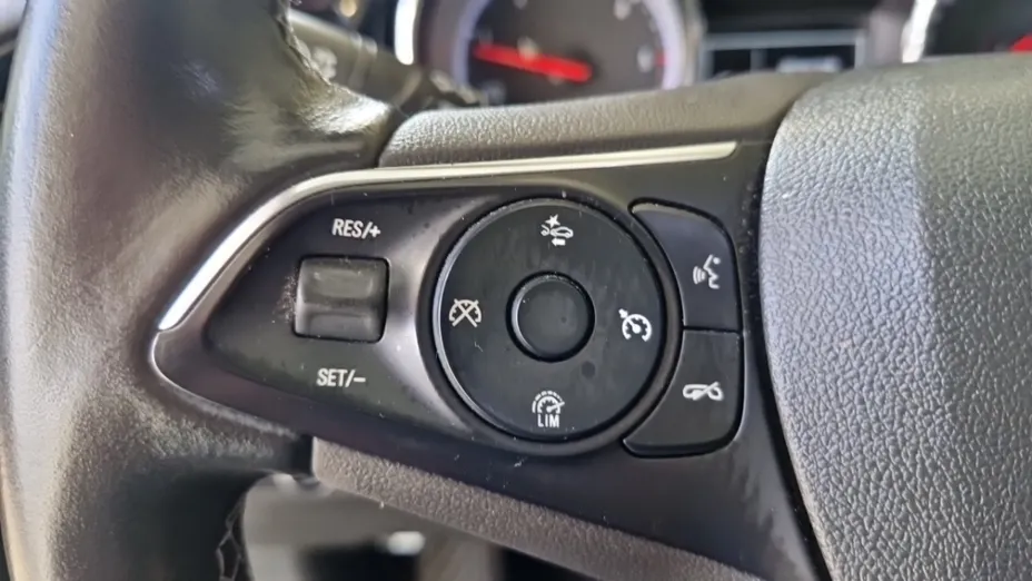 OPEL Insignia -