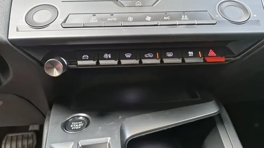 PEUGEOT 308 -