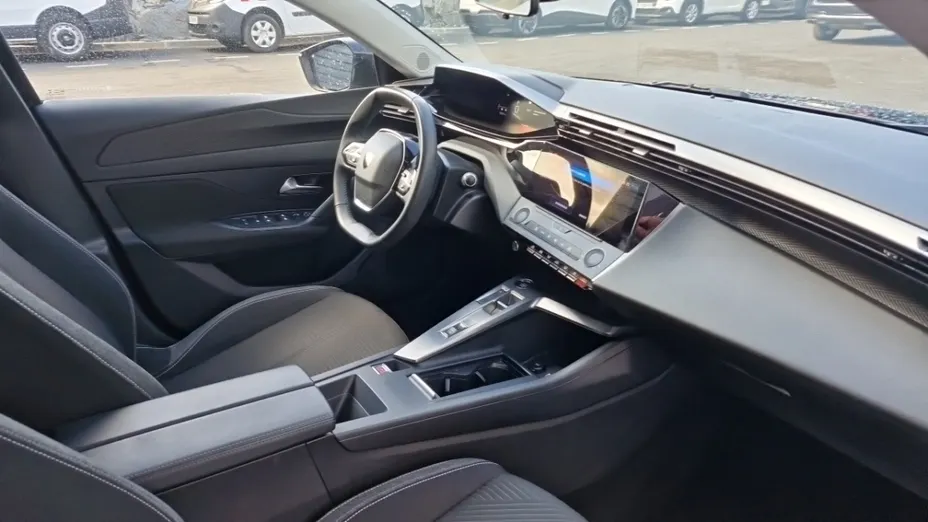 PEUGEOT 308 -