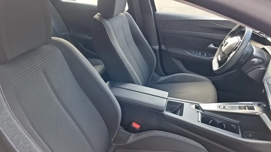 PEUGEOT 308 -