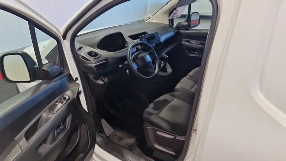 PEUGEOT Partner -