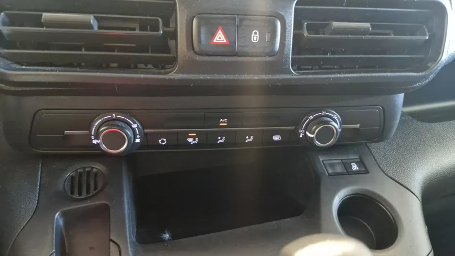 PEUGEOT Partner -