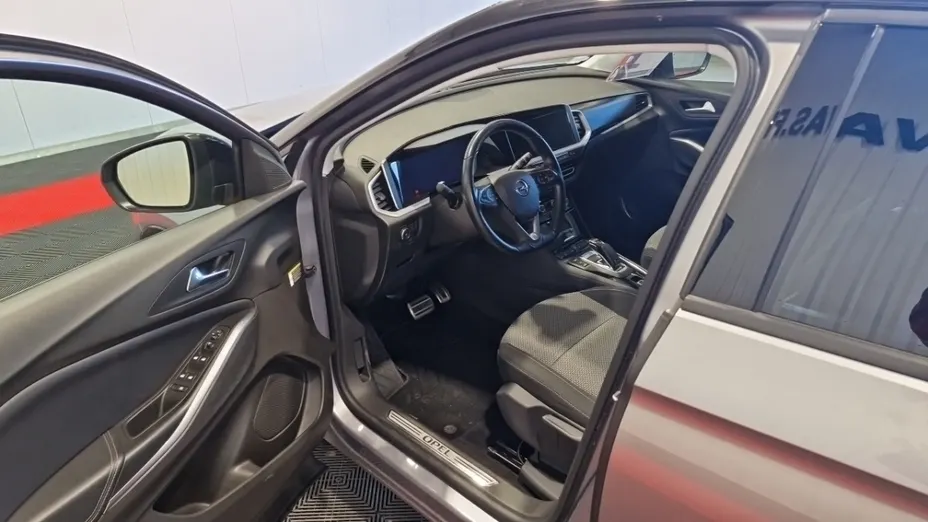 OPEL Grandland -