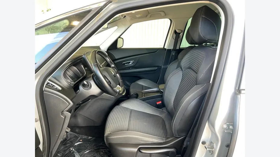 RENAULT Grand Scenic -