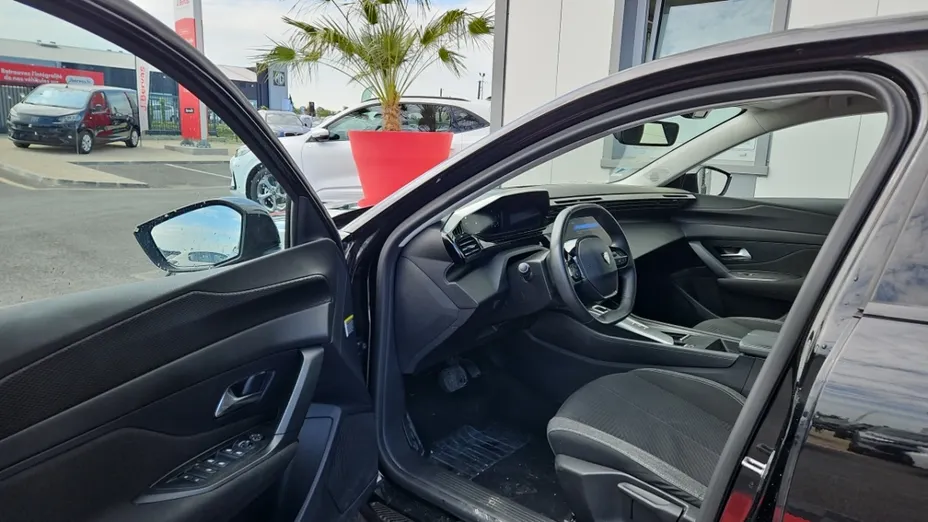 PEUGEOT 308 -