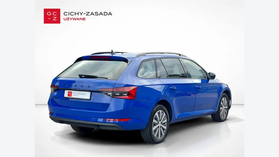 SKODA Superb -