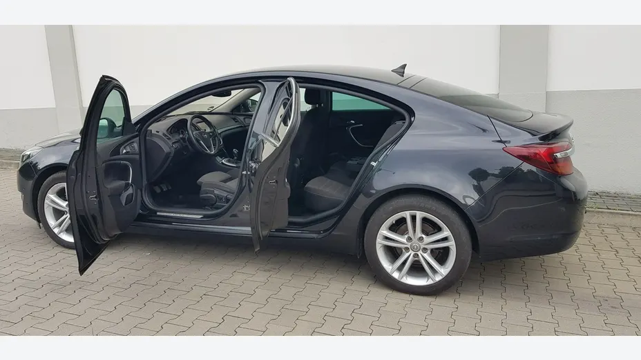 OPEL Insignia -