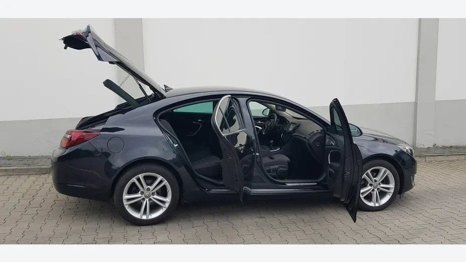 OPEL Insignia -