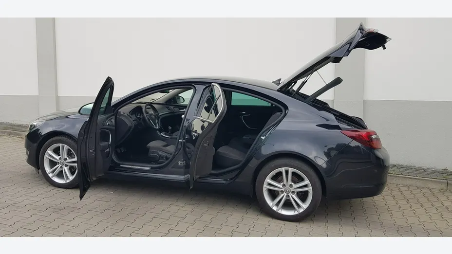 OPEL Insignia -