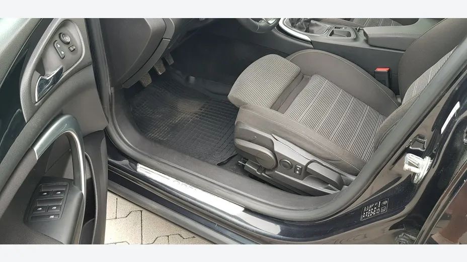 OPEL Insignia -