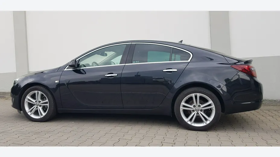 OPEL Insignia -