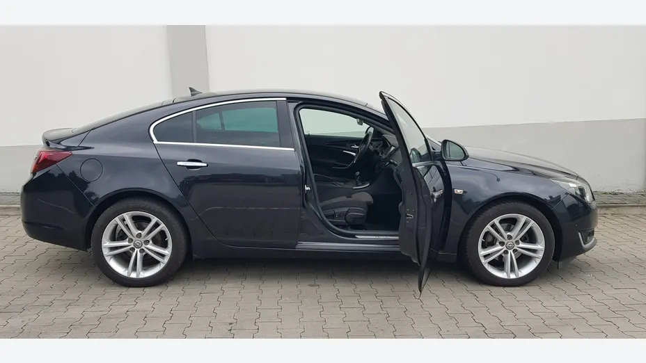 OPEL Insignia -
