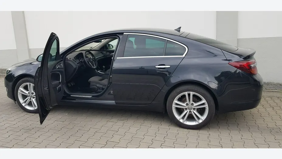 OPEL Insignia -