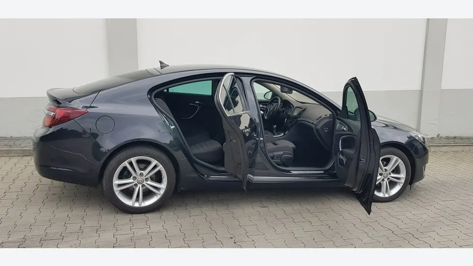 OPEL Insignia -