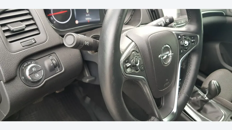 OPEL Insignia -