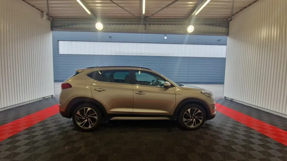 HYUNDAI Tucson -