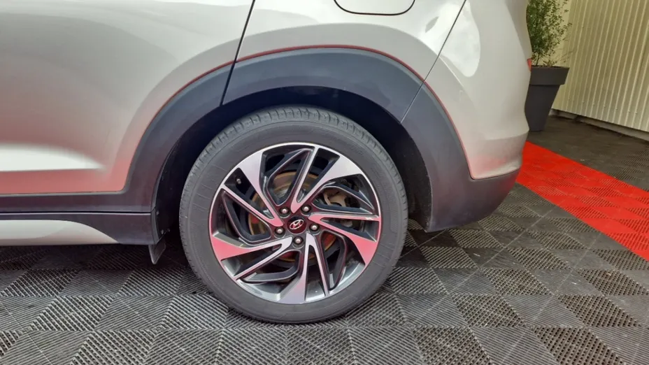 HYUNDAI Tucson -