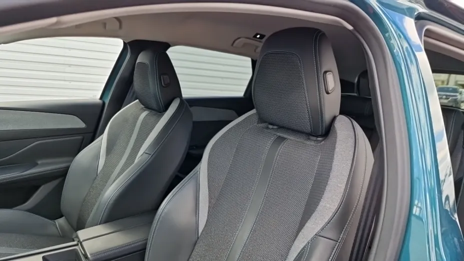 PEUGEOT 308 -
