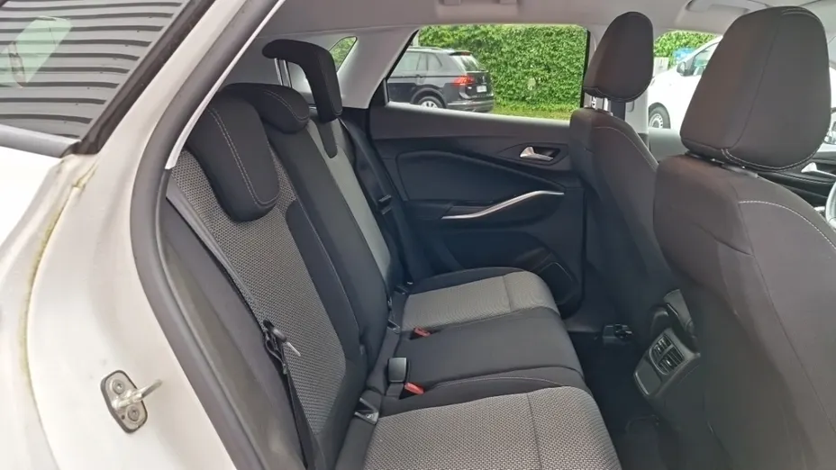 OPEL Grandland -