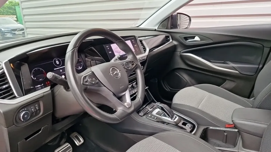 OPEL Grandland -