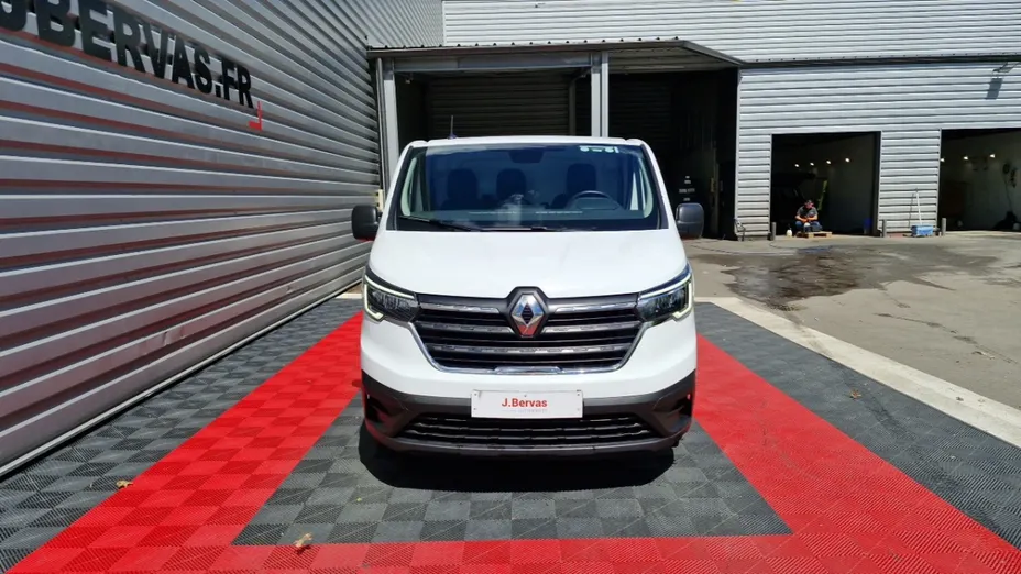RENAULT Trafic -