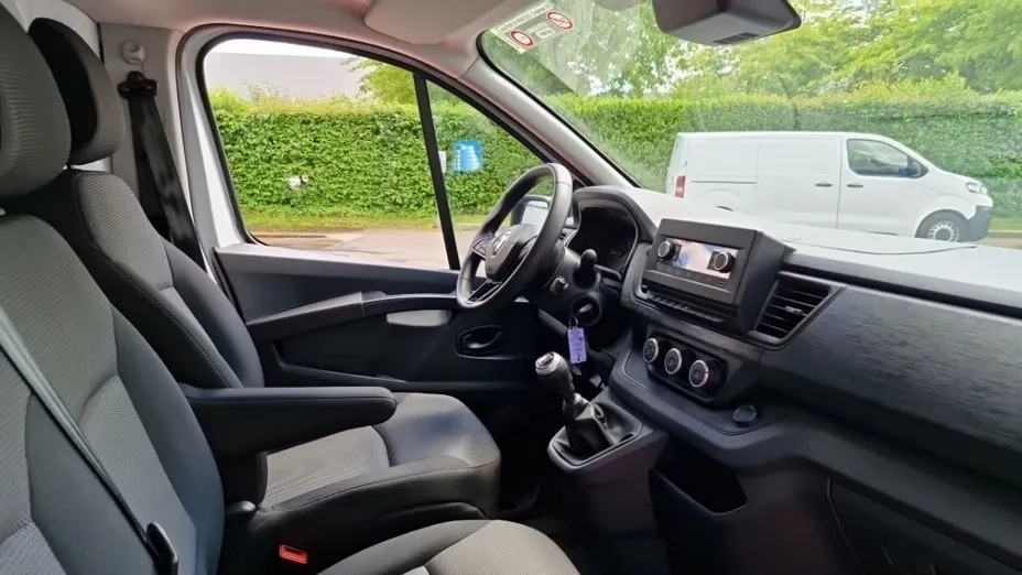 RENAULT Trafic -