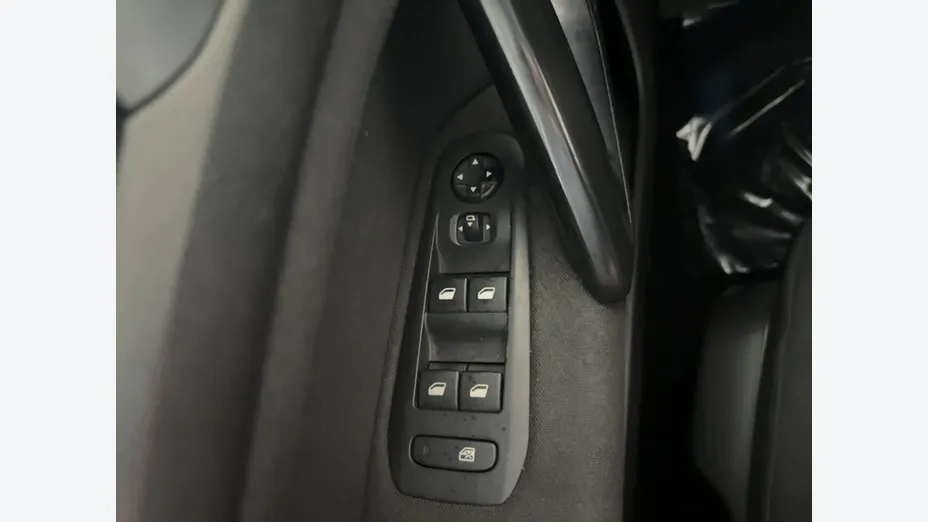 PEUGEOT 308 -