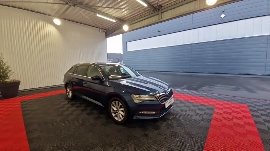 SKODA Superb -