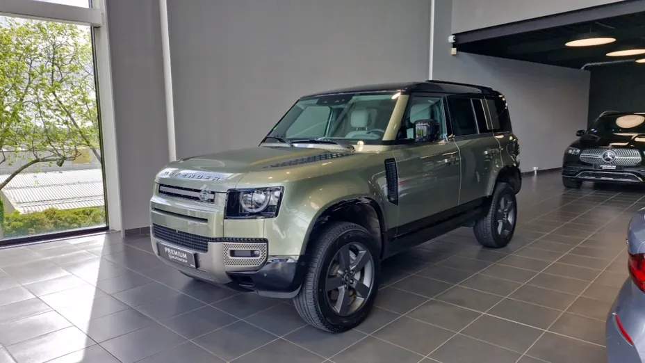 LAND ROVER Defender -
