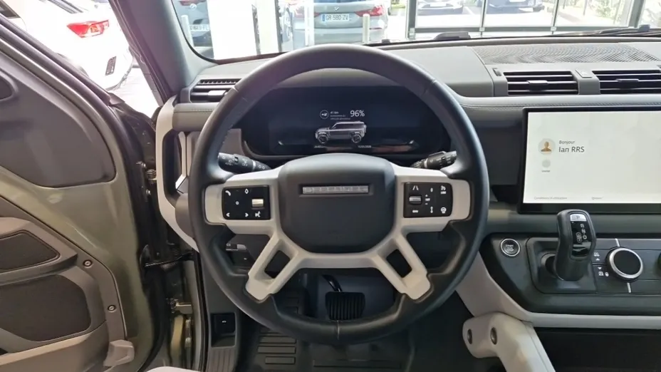 LAND ROVER Defender -