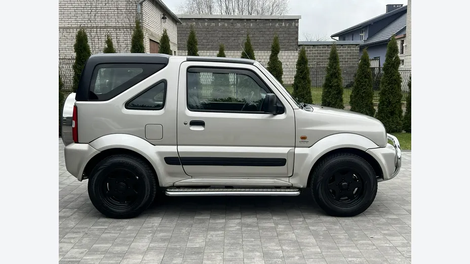 SUZUKI Jimny -