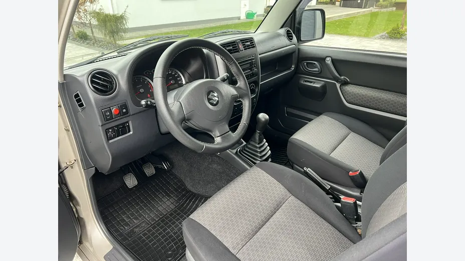 SUZUKI Jimny -