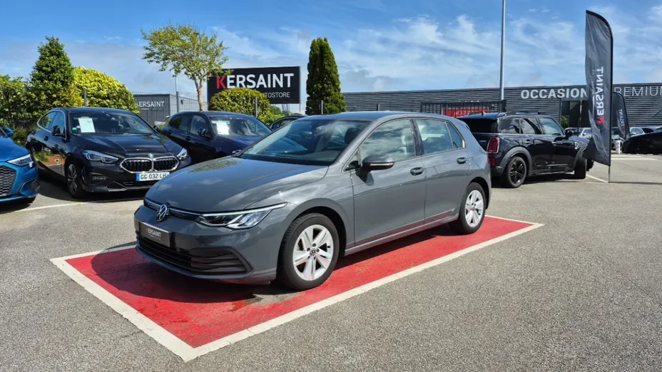 Volkswagen Golf -