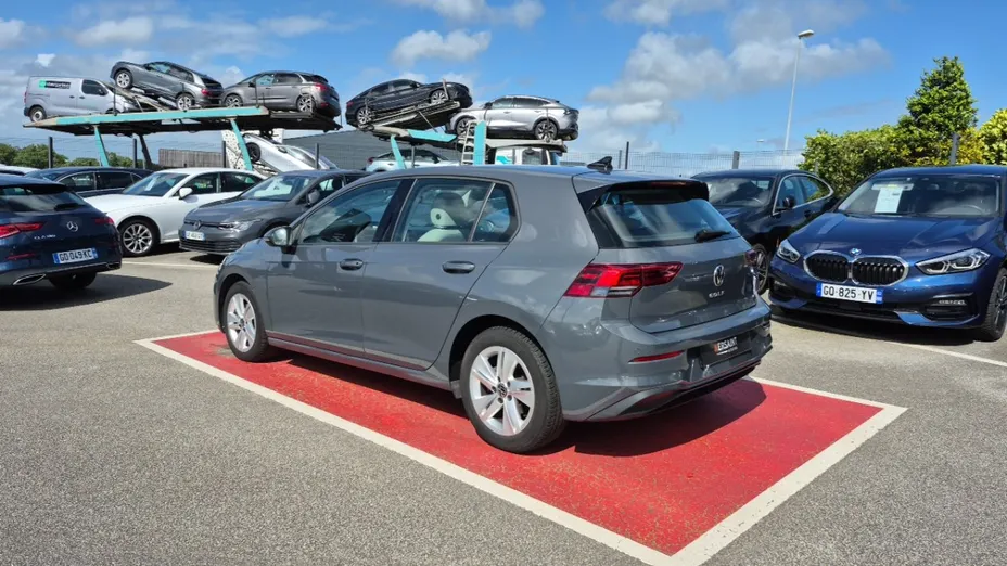 Volkswagen Golf -