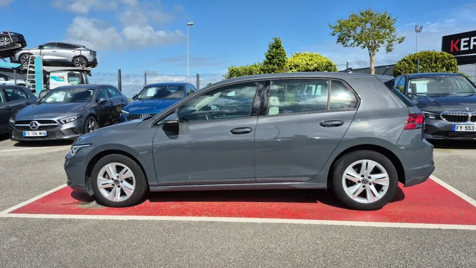 Volkswagen Golf -